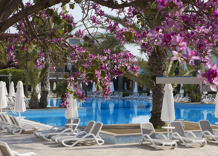 Barut B Semesteranläggning (resort) Side